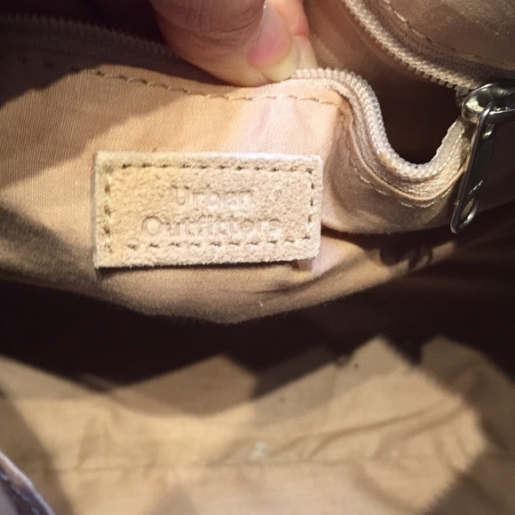 Urban Outfitters suede purse - Picture 5 of 10